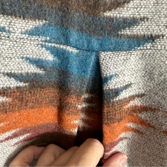 Mulla "Jackson" shacket, size Sm., Aztec print, hi-lo, raw edge, blue/rust - Picture 9 of 9